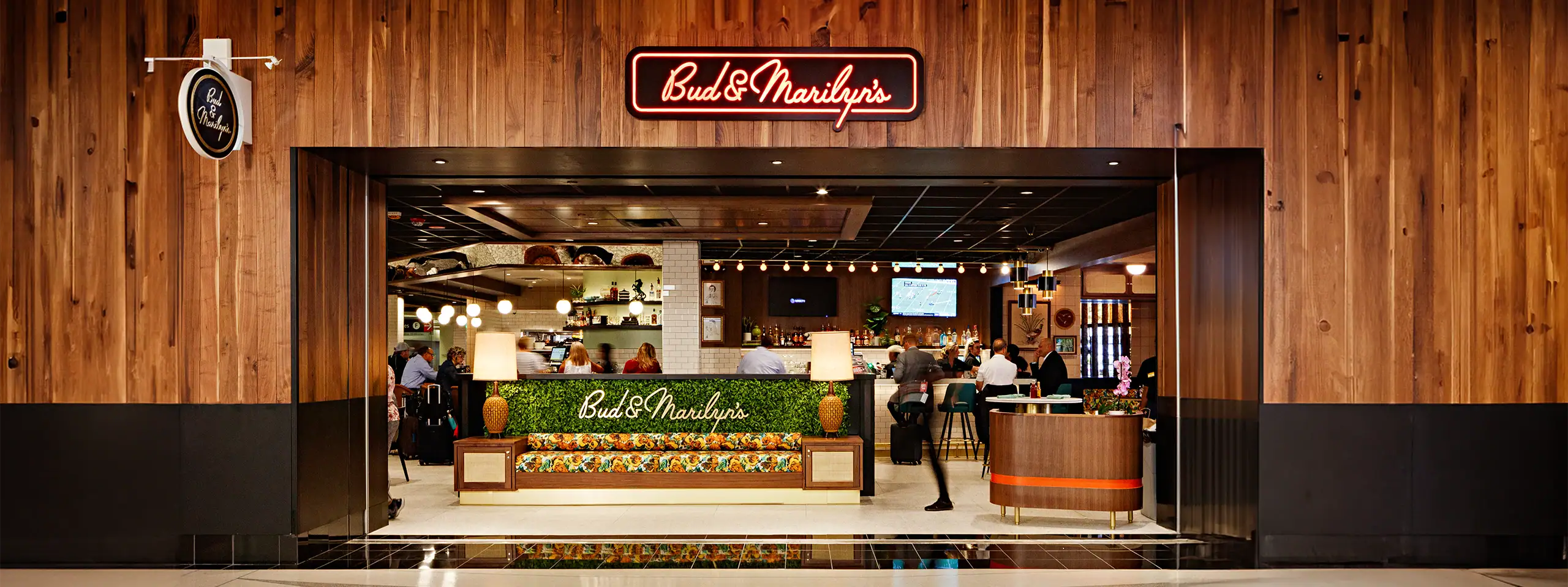 Bud & Marilyn’s Restaurant at Philadelphia International Airport (View from front)