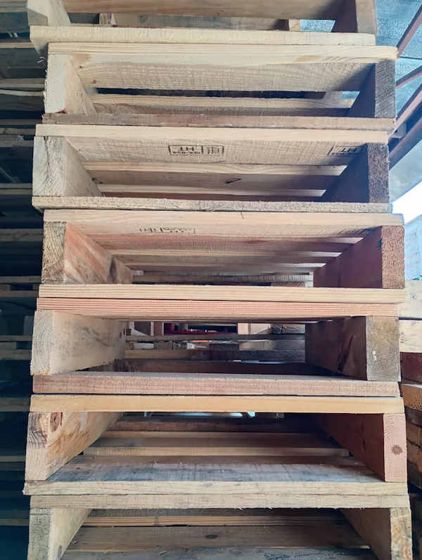 Tarima especial de madera para carga industrial en Guadalajara