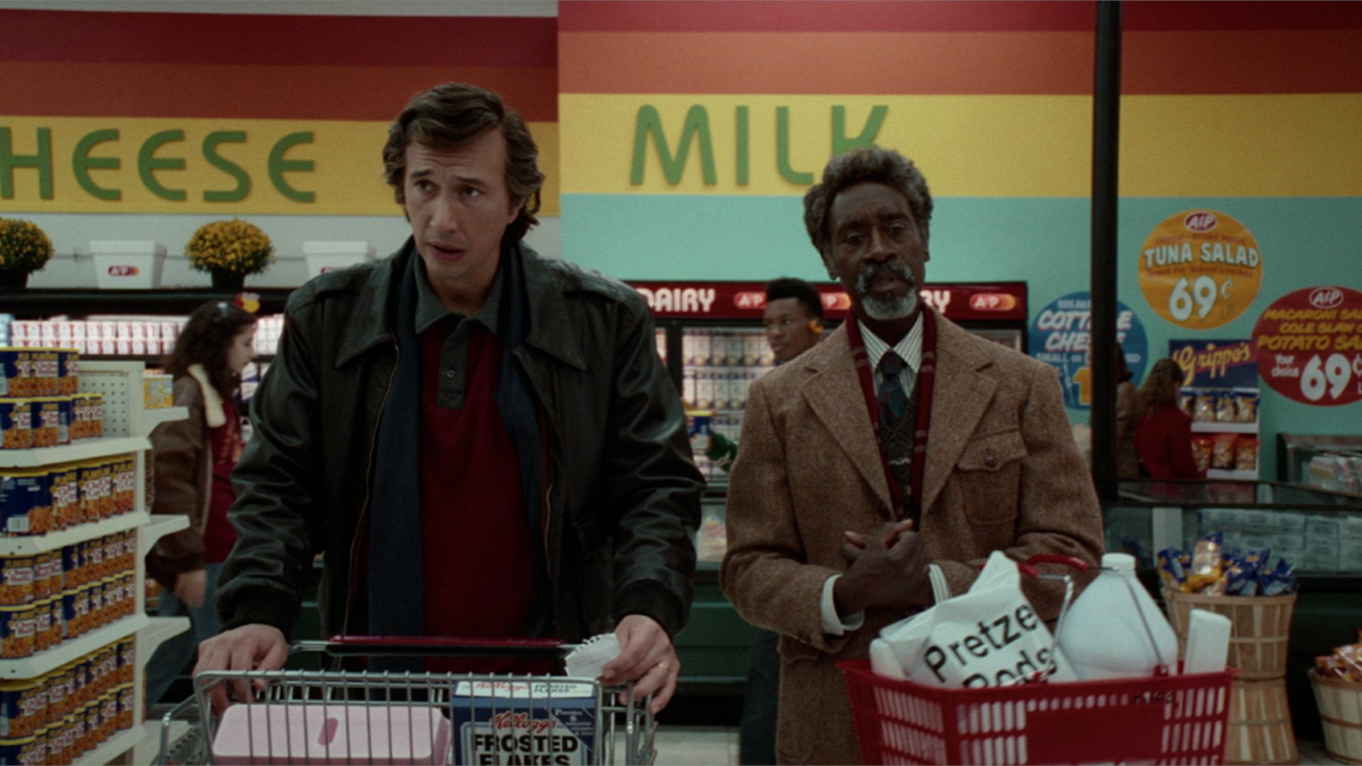 Noah Baumbach’s ‘White Noise’ Review: An Ambitious and Unique Humor Attempt