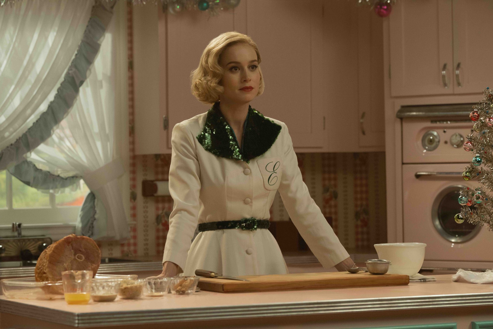 First Trailer For Apple TV+’s Lessons in Chemistry Starring Brie Larson