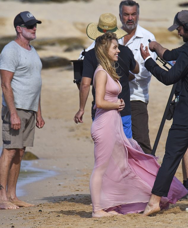 Sydney Sweeney and Glen Powell spotted In Maroubra Beach