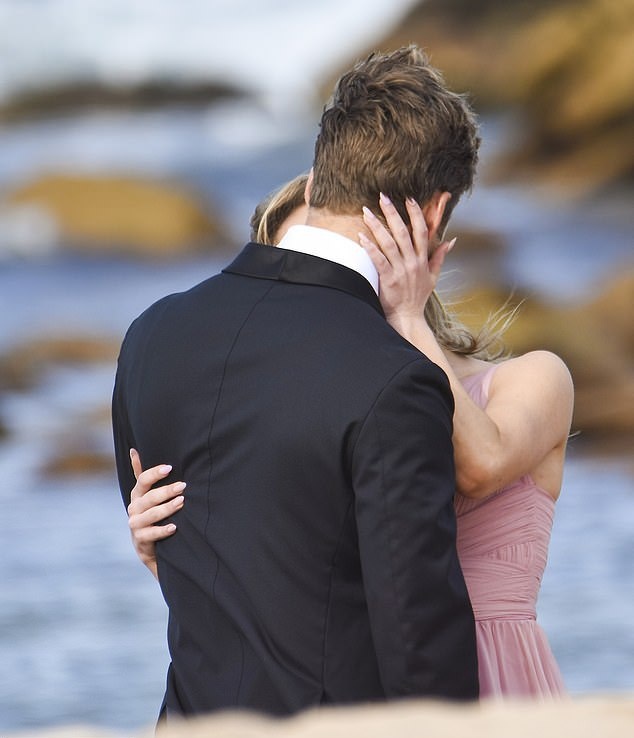 Sydney Sweeney and Glen Powell spotted In Maroubra Beach