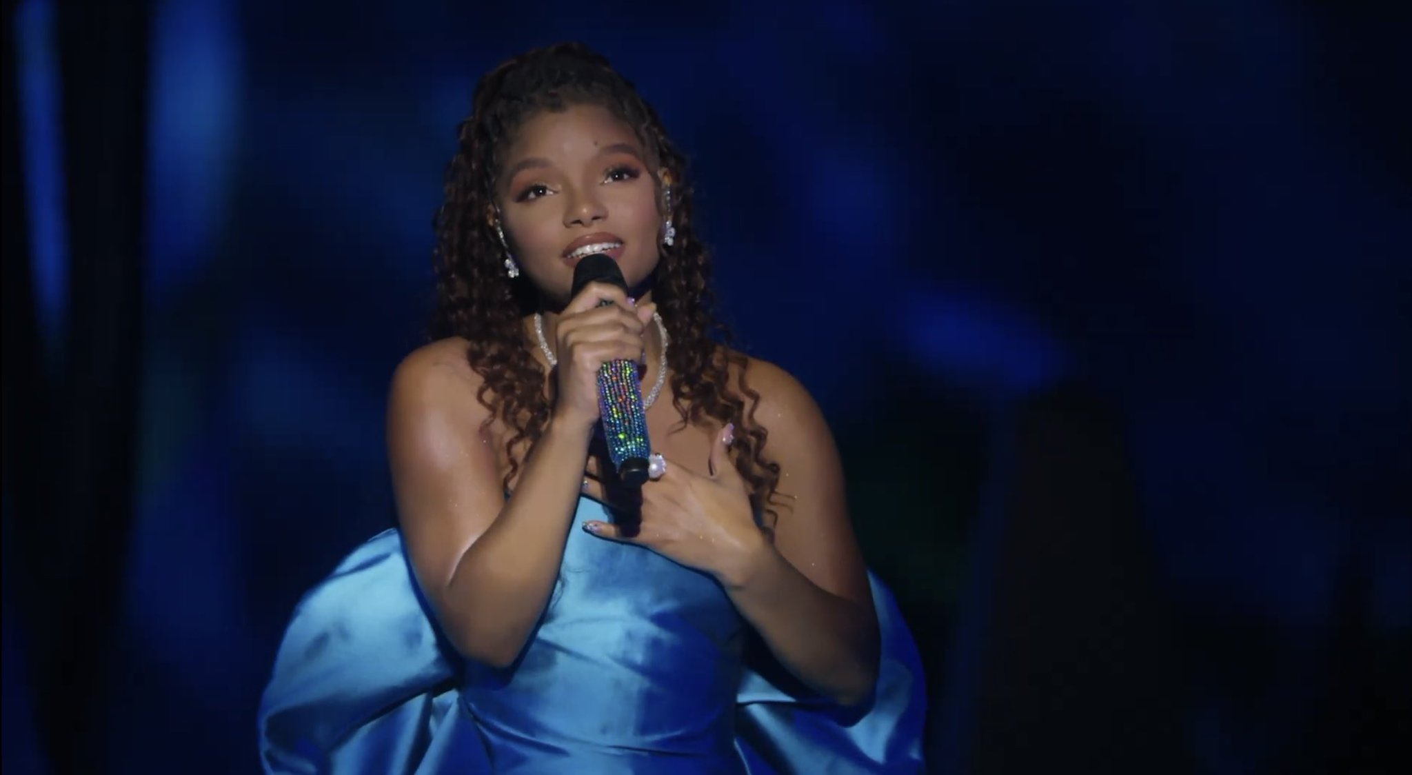Halle Bailey's Enchanting Performance of 'Part of Your World' at Disneyland Leaves American Idol Fans Spellbound