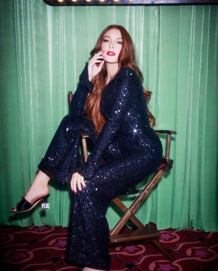 Lindsay Lohan Covers The Latest Issue of Cosmopolitan