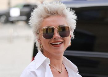 Florence Pugh Arrives with Grey Hair for Paris Fashion Week