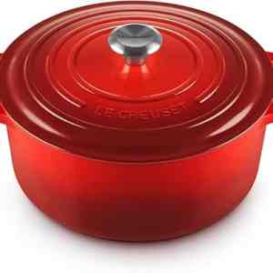 Red Le Creuset Dutch Oven ideal for cooking nutritious meals available through Meals in Motion meal delivery service