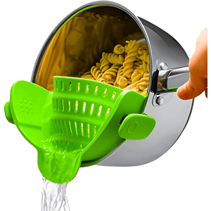 Splash guard for kitchen pasta pot green colander attachment for draining noodles food safety kitchen tool for pasta preparation durable plastic pasta strainer essential cooking accessory for meals in motion