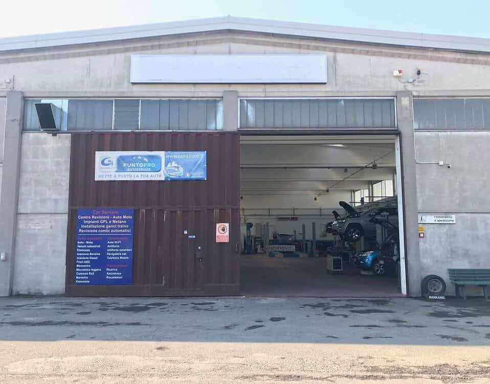 Benvenuti nel nostro centro di riparazione e manutenzione automobilistico