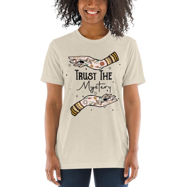 Trust the Mystery | Short sleeve t-shirt
