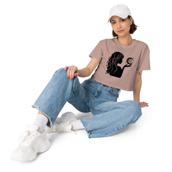 Leo woman | Women’s crop top