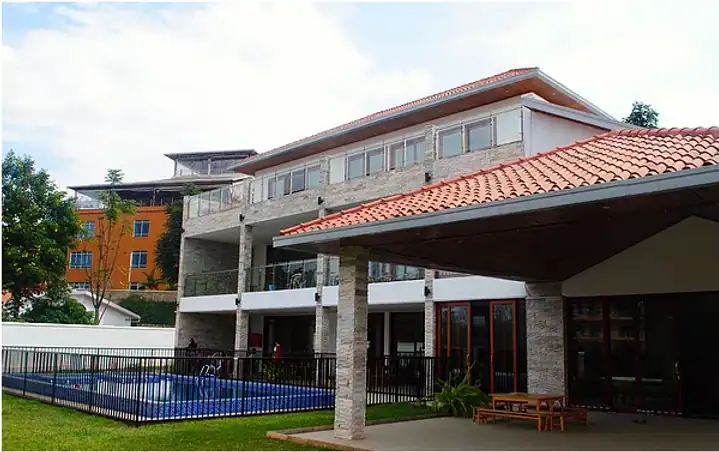 Montessori School of Earth