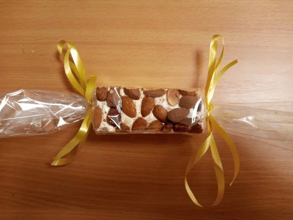 Nougat au miel amandes pistache 100g