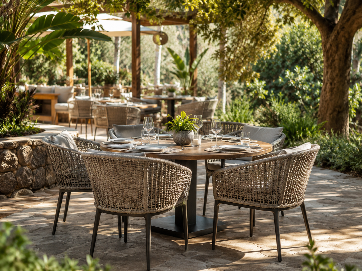 Wicker Dining Sets for commercial outdoor dining projects