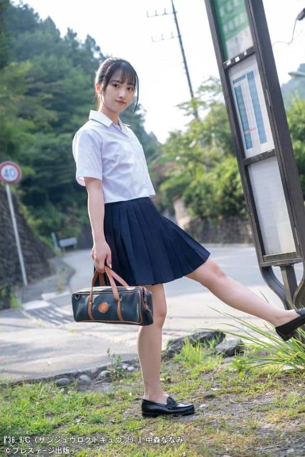 36.9℃(サンジュウロクドキュウブ) 中森ななみ 【ヌード写真集】FANZA限定特別カット付き hitomiエロ漫画raw(同人誌)無料サンプル画像002