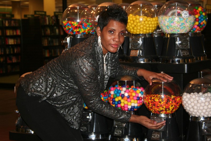 Author Dee Dee Scott