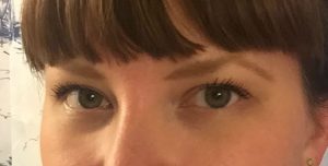 girl with old eyelashes