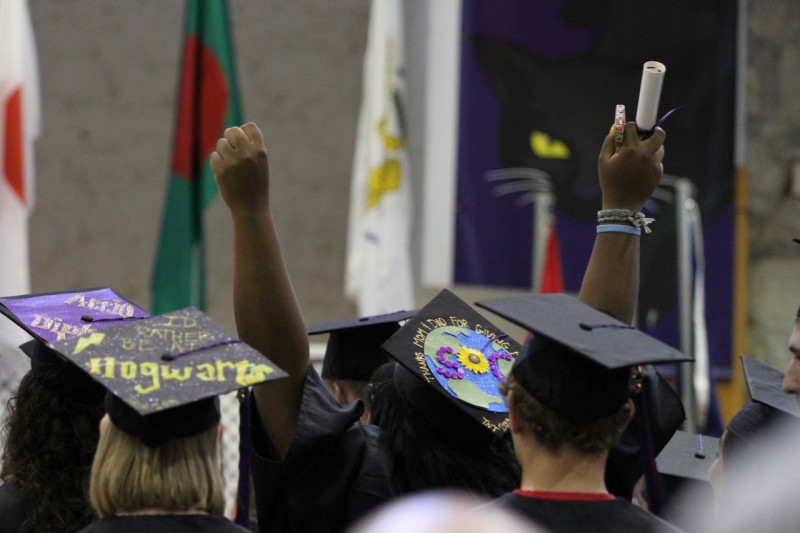 8 Tips on How to Make it Through College