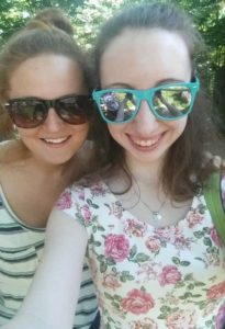 wear sunglasses to protect eye health