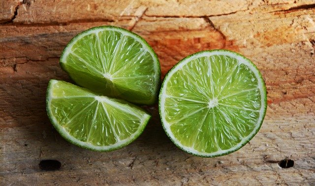 Image by congerdesign from Pixabay picture of lime fruit