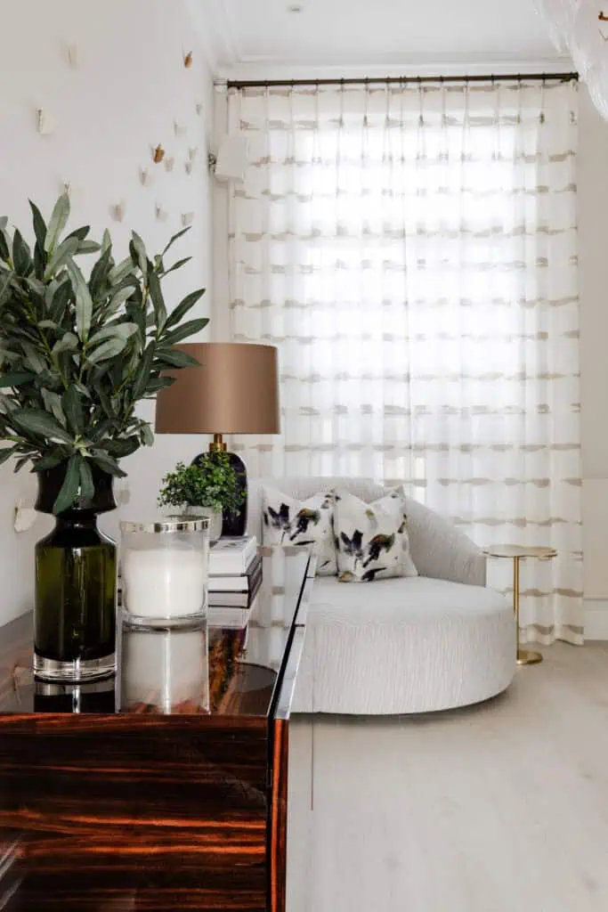 Elegant Victorian interior with modern touches in Chiswick, showcasing sophisticated design and style.