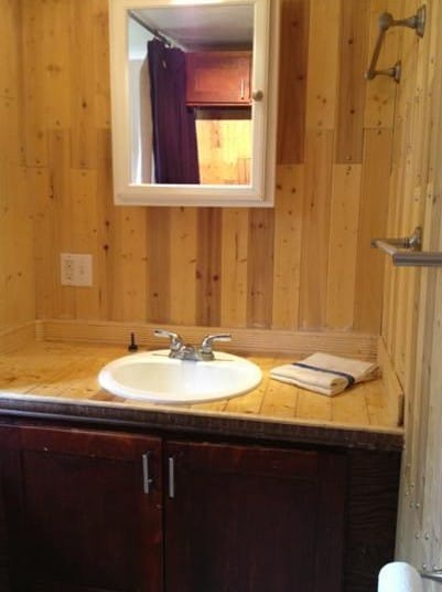 bathroom before mobile home remodel