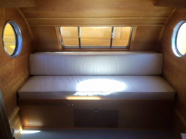 1953 Airfloat Navigator - Vintage Campers (2)