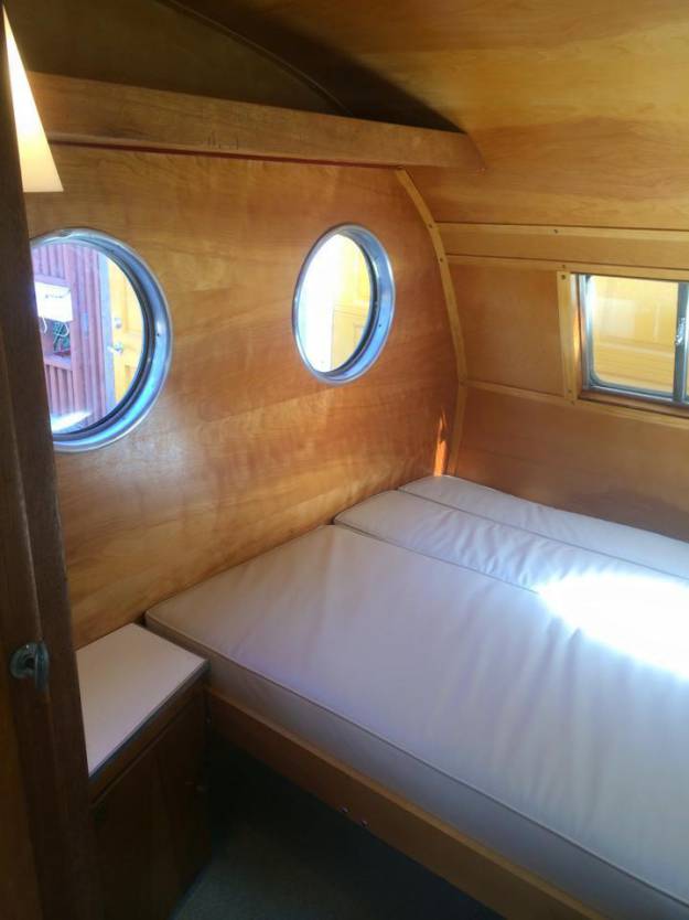 1953 Airfloat Navigator - Vintage Campers (4)