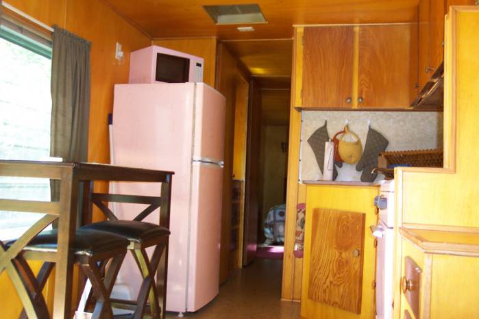 1957 Casa Manana mobile home - Pink Kitchen Appliances