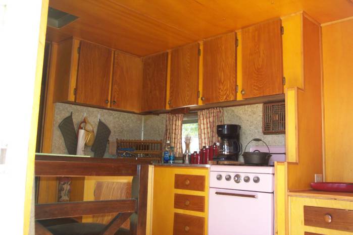 1957 Casa Manana mobile home - Kitchen