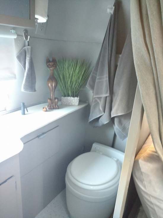 Vintage Camper Restoration - 1962 Streamline Dutchess - Interior After - bathroom