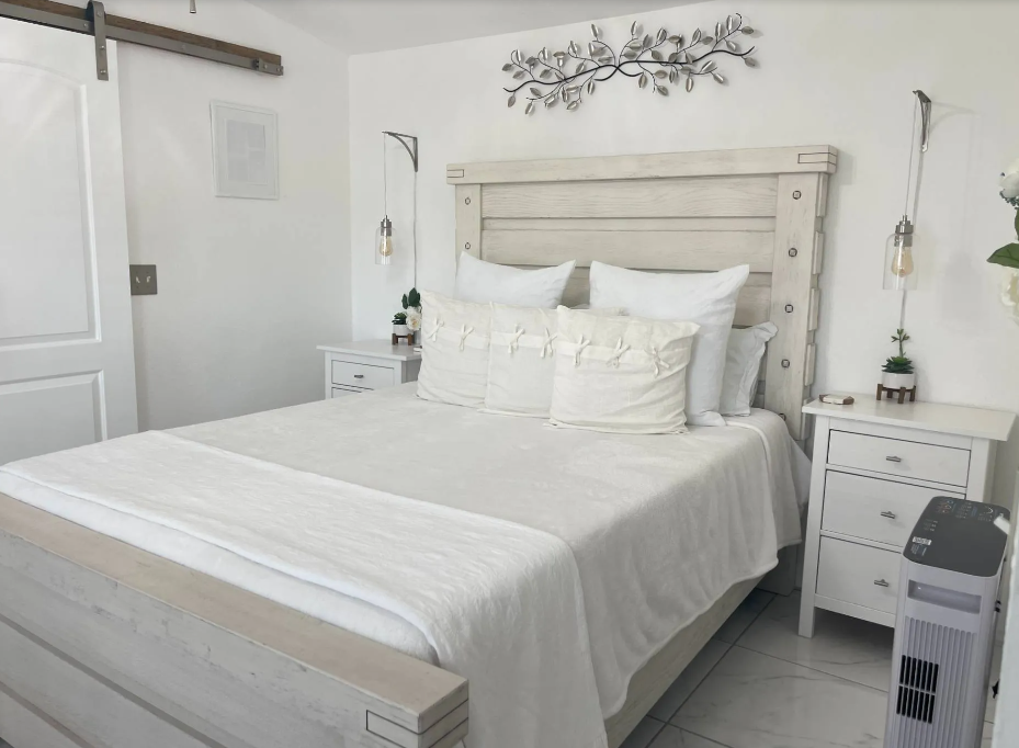 1983 single wide bedroom
