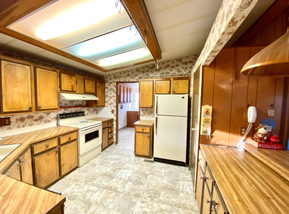 1984 kitchen