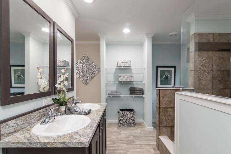 smart upgrades to make when buying a new manufactured home - 2017 Norris CEO - top of the Line Model - master bath