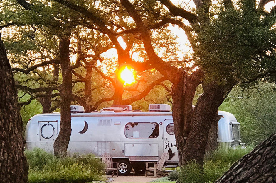Mathew Mcconaugheys Airstream in malibu 1 1