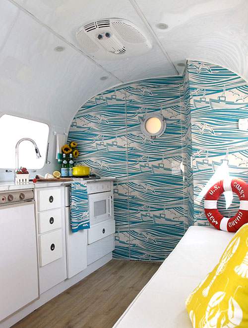 6 beach makeover in Airstream d