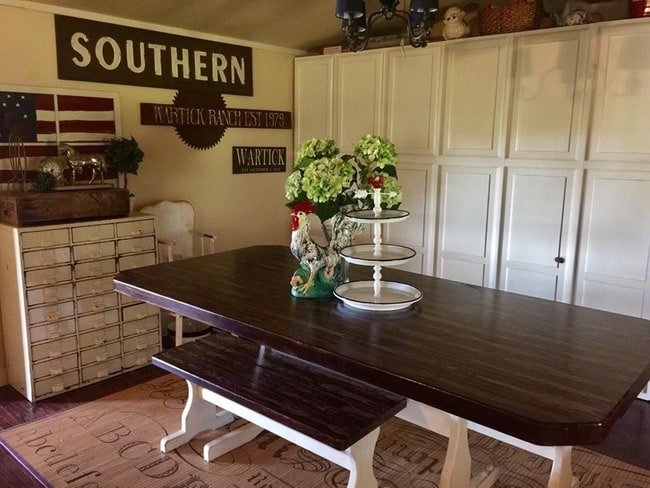 beautiful farmhouse style dining room in mobile home
