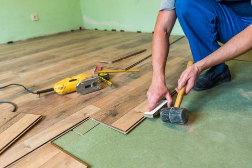 Ask an Expert Questions about Replacing Floors in Mobile Homes - installing laminate flooring - installing laminate flooring in a mobile home 2