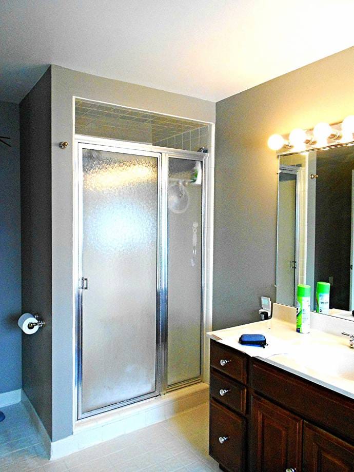 Bathroom Remodels-Bathroom 2 - Before Remodel