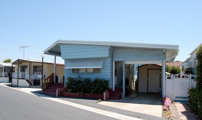 30 Great Mobile Home Exterior Ideas (10)