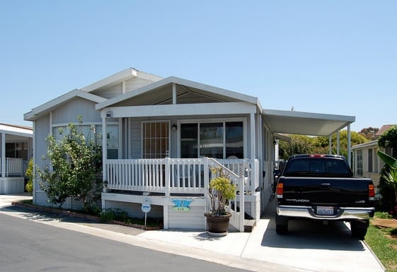 30 Great Mobile Home Exterior Ideas(14)