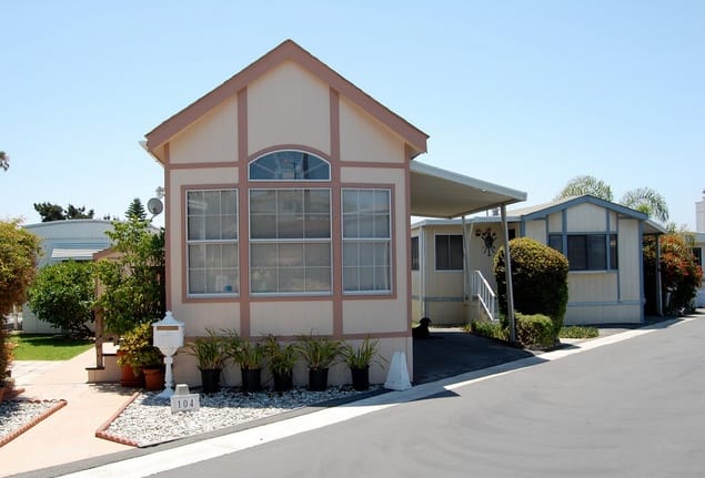 30 Great Mobile Home Exterior Ideas(15)