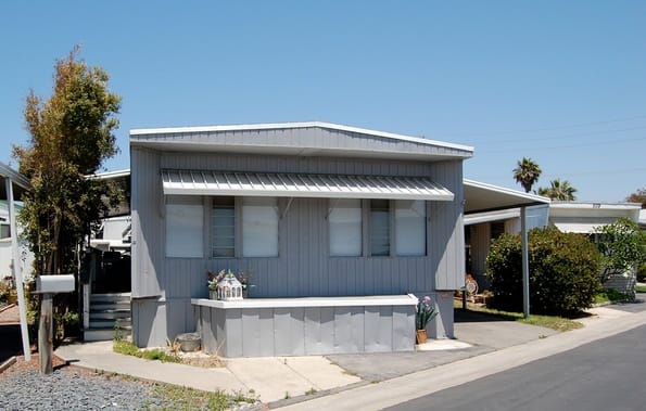 30 Great Mobile Home Exterior Ideas(17)