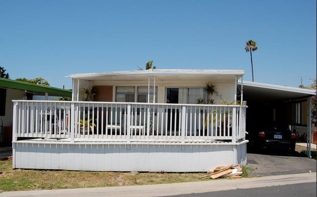 30 Great Mobile Home Exterior Ideas(18)