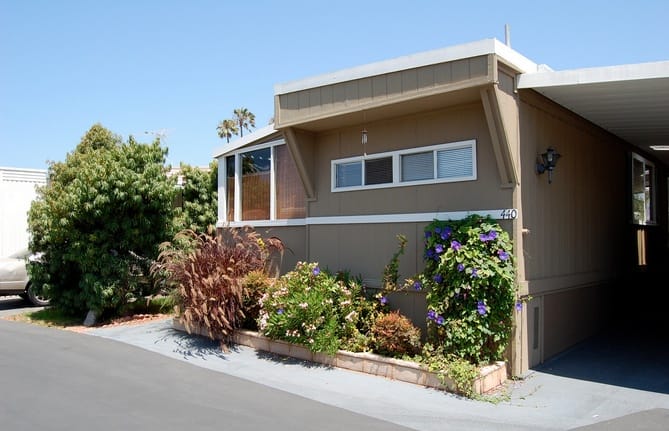 30 Great Mobile Home Exterior Ideas(20)