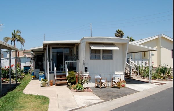 30 Great Mobile Home Exterior Ideas (2)