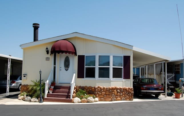 30 Great Mobile Home Exterior Ideas (21)