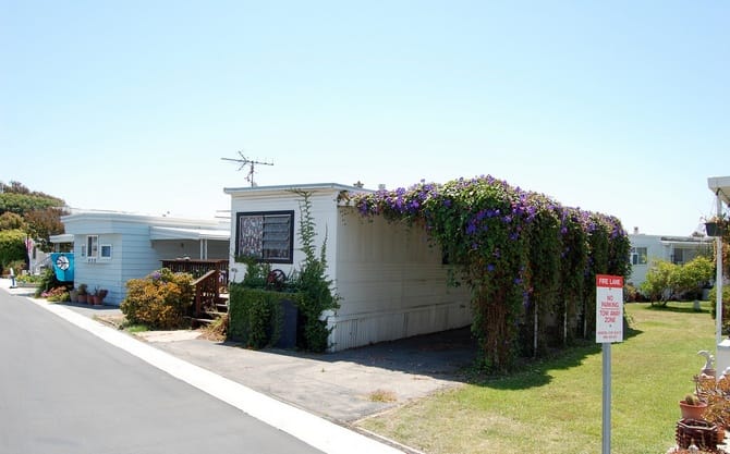 30 Great Mobile Home Exterior Ideas (3)