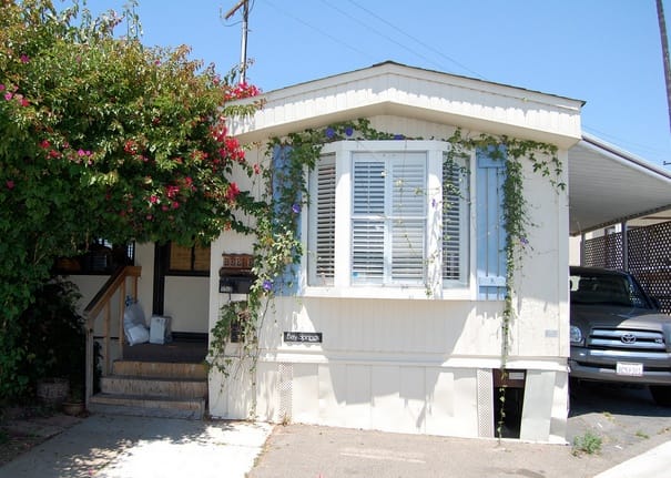 30 Great Mobile Home Exterior Ideas (6)