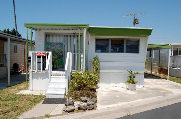 30 Great Mobile Home Exterior Ideas(8)