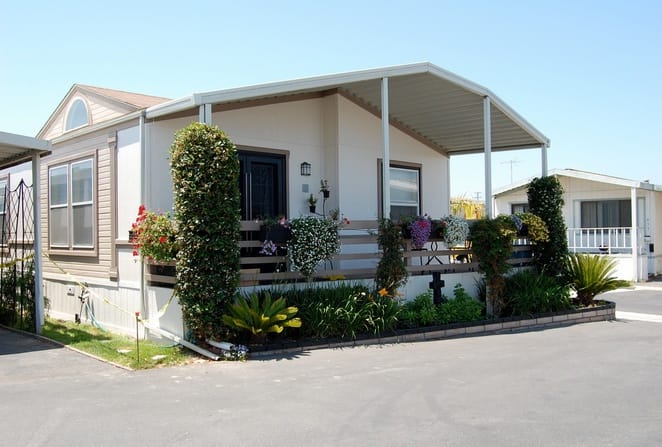 30 Great Mobile Home Exterior Ideas (9)